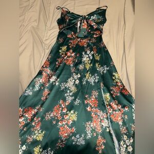 Size S midi dress in green floral
